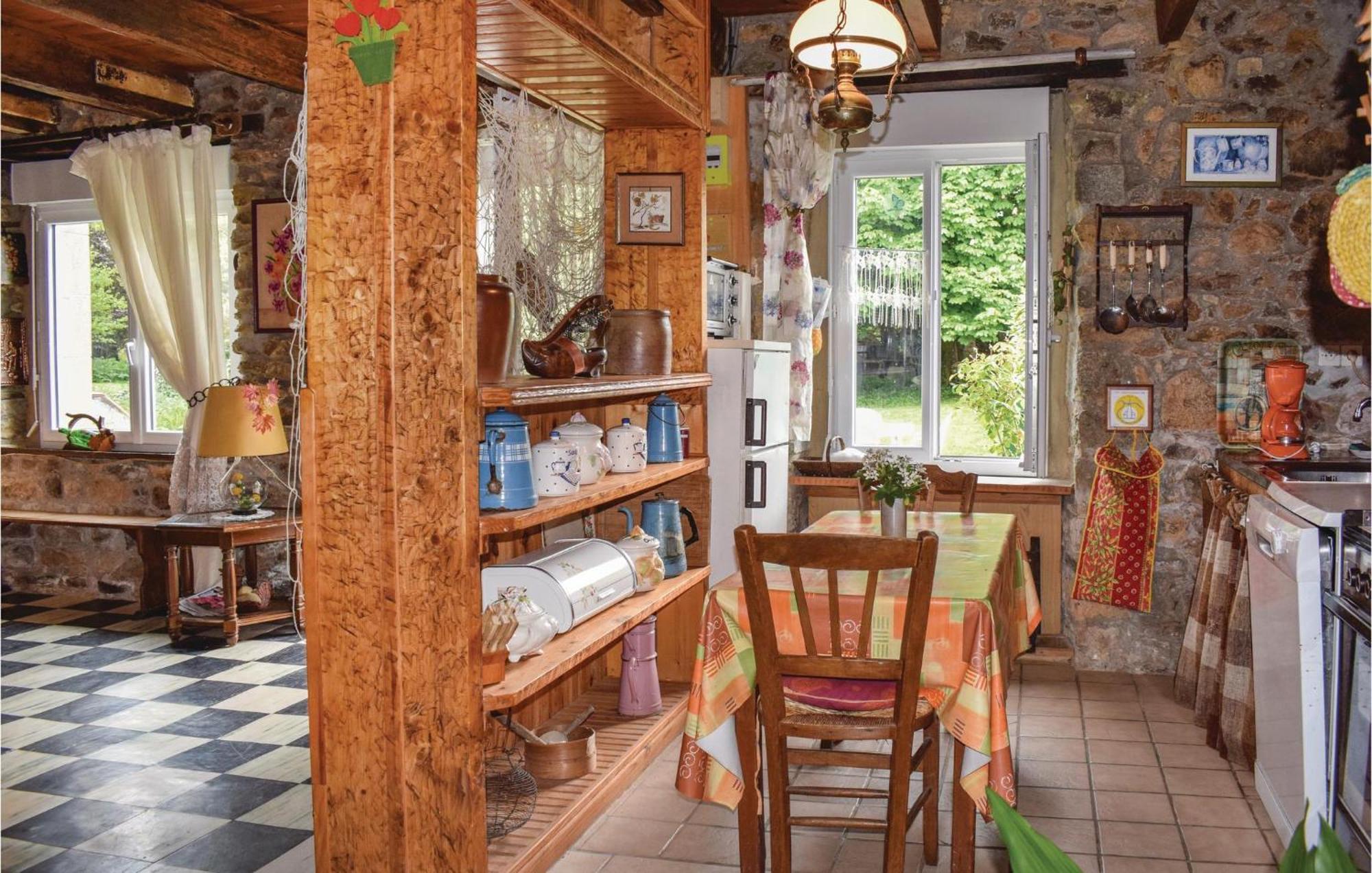 Lovely Home In Le Faouet With Kitchen Luaran gambar