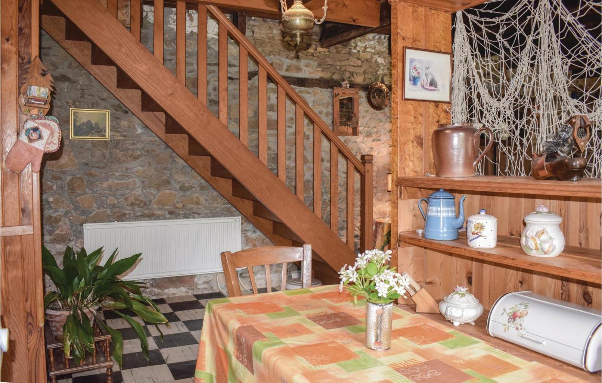 Lovely Home In Le Faouet With Kitchen Luaran gambar