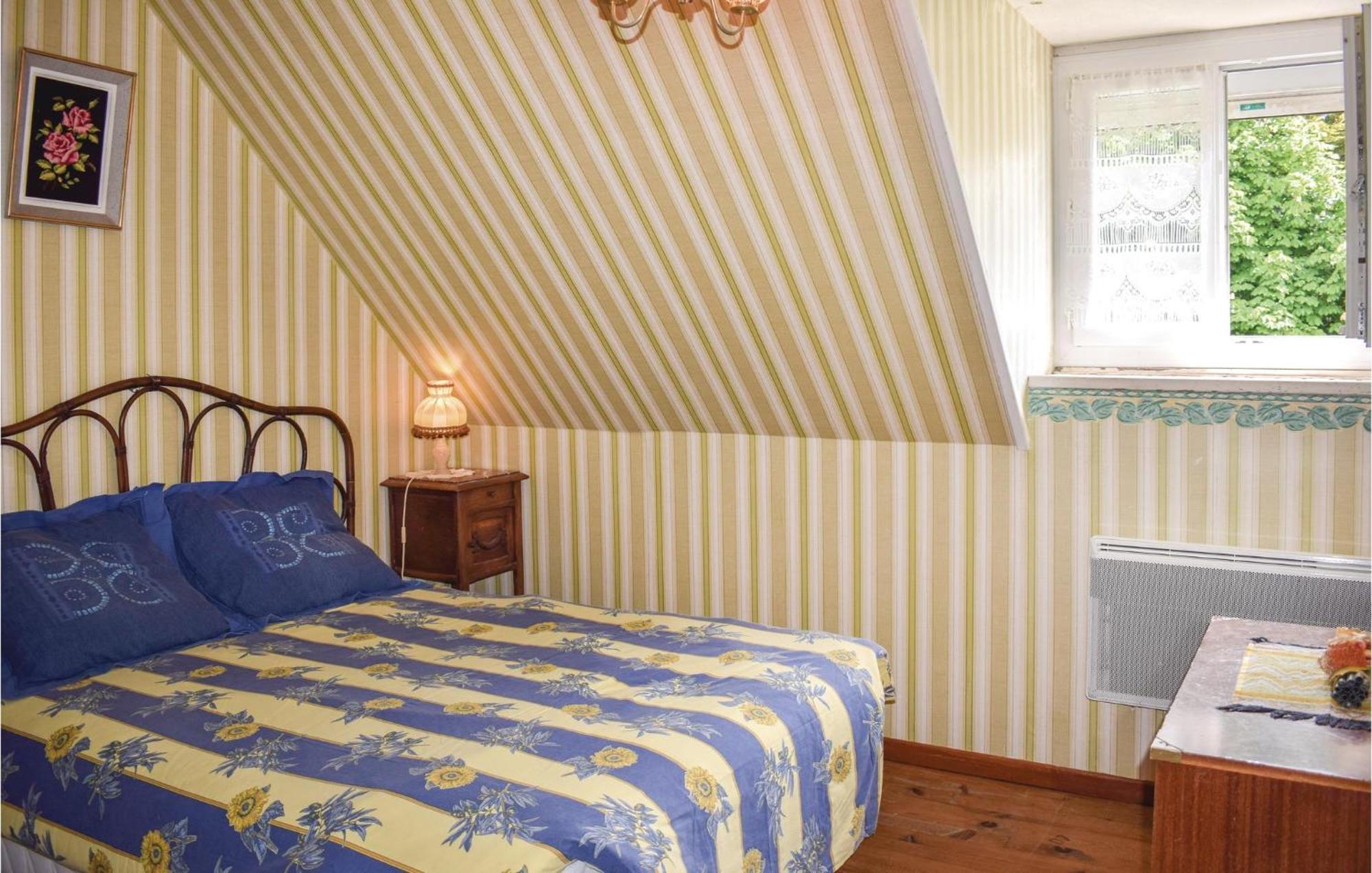 Lovely Home In Le Faouet With Kitchen Luaran gambar